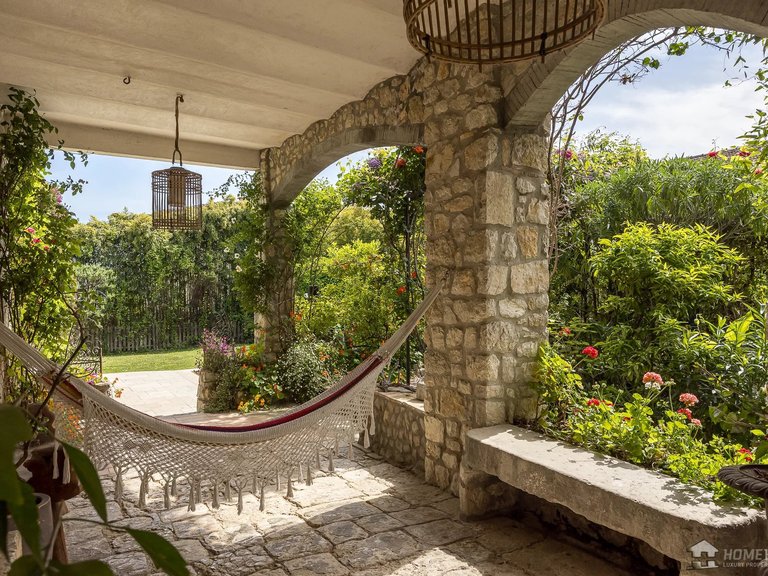 Villa for Sale in La Colle Sur Loup, Vence, St. Paul Area 2