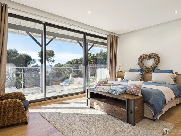 Villa for Sale in Cannes, Cannes Area 7