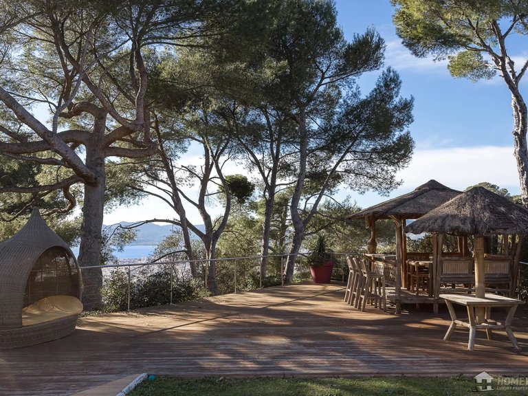 Villa for Sale in Cannes, Cannes Area 8
