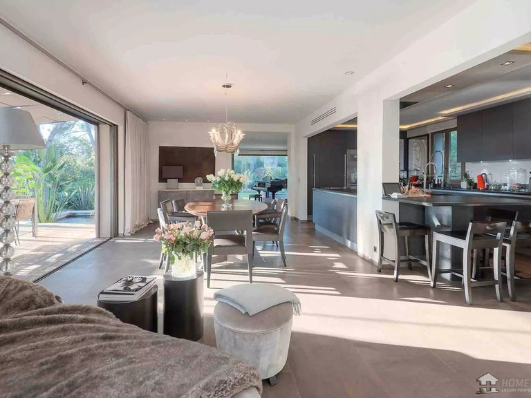 Villa for Sale in Mougins, Mougins, Valbonne, Grasse Area 4