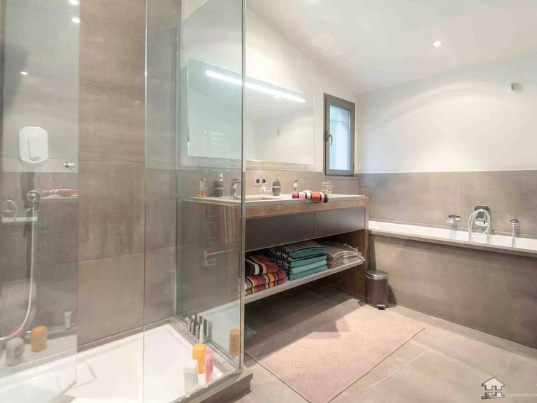 Villa for Sale in Mougins, Mougins, Valbonne, Grasse Area 8