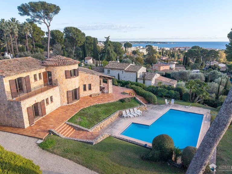 Villa for Sale in Antibes, Antibes Area 9