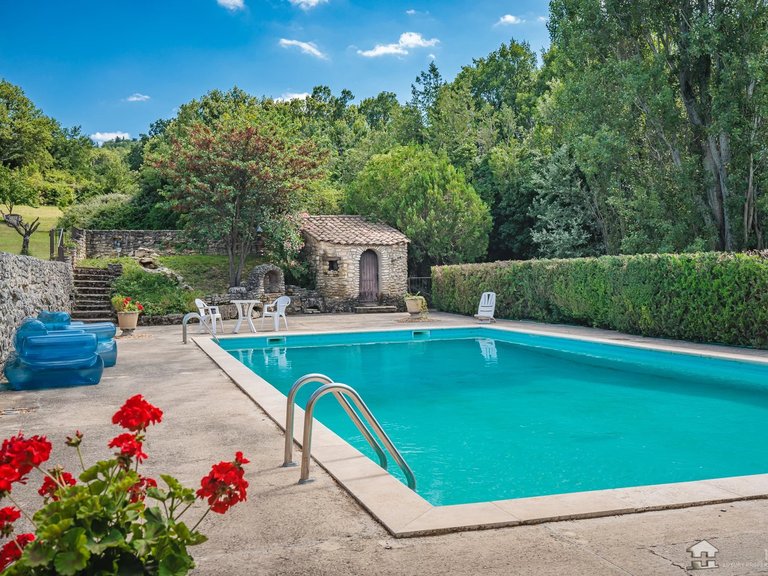 Villa for Sale in Apt, The Luberon / Vaucluse 2