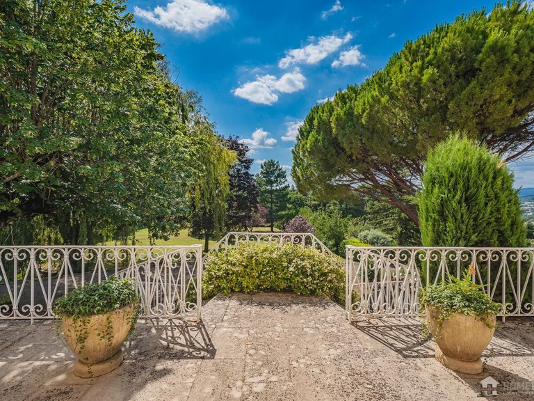 Villa for Sale in Apt, The Luberon / Vaucluse 5