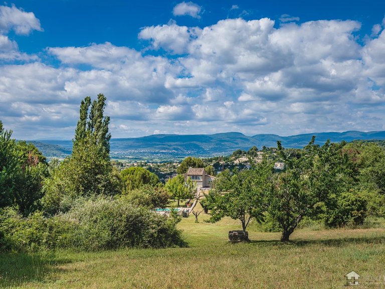 Villa for Sale in Apt, The Luberon / Vaucluse 11
