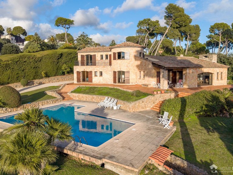 Villa for Sale in Antibes, Antibes Area 10