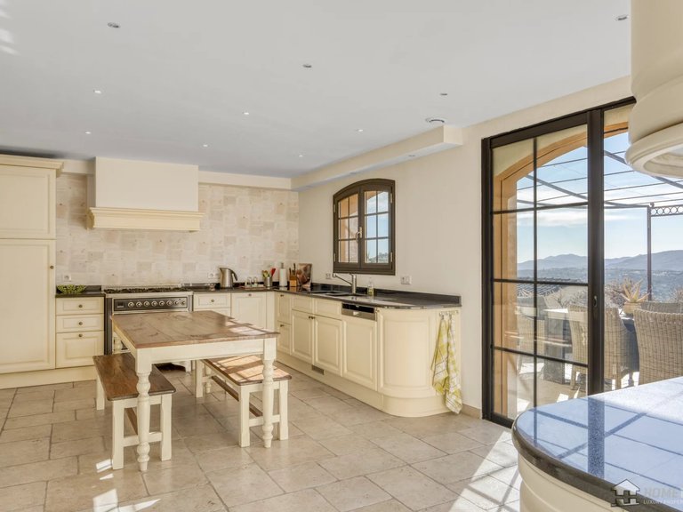 Villa for Sale in Plascassier, Mougins, Valbonne, Grasse Area 10