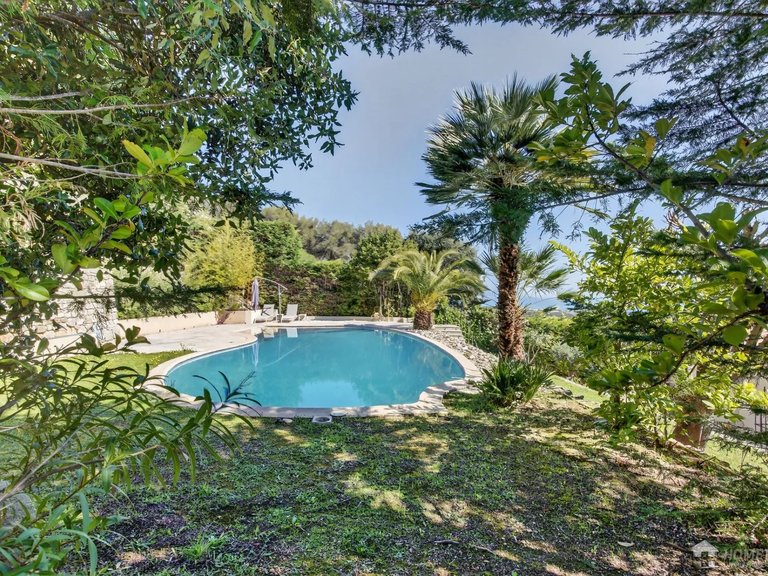 Villa for Sale in Vallauris, Antibes Area 3