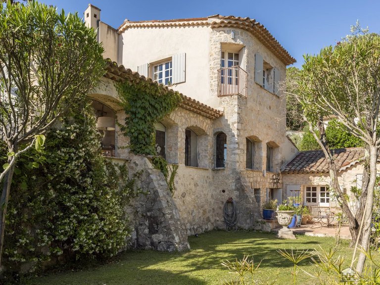 Villa for Sale in Mouans Sartoux, Mougins, Valbonne, Grasse Area 2