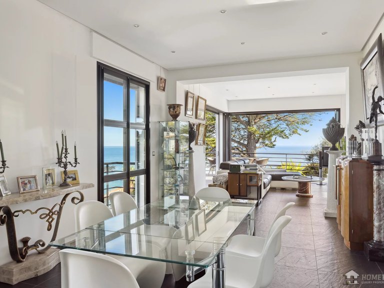 Villa for Sale in Cannes, Cannes Area 2