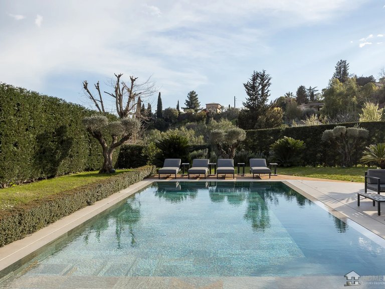 Villa for Sale in St Paul, Vence, St. Paul Area 3