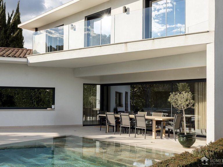 Villa for Sale in St Paul, Vence, St. Paul Area 4