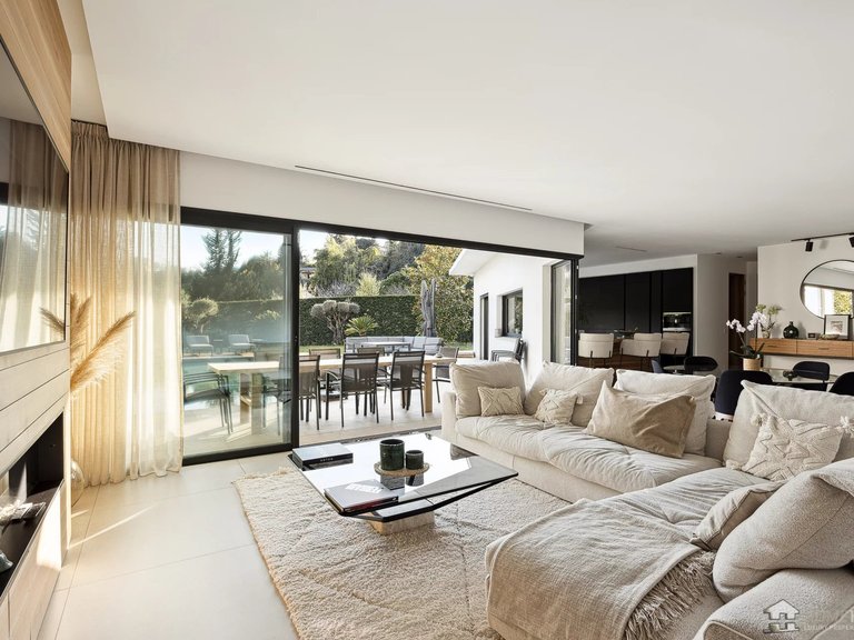 Villa for Sale in St Paul, Vence, St. Paul Area 5