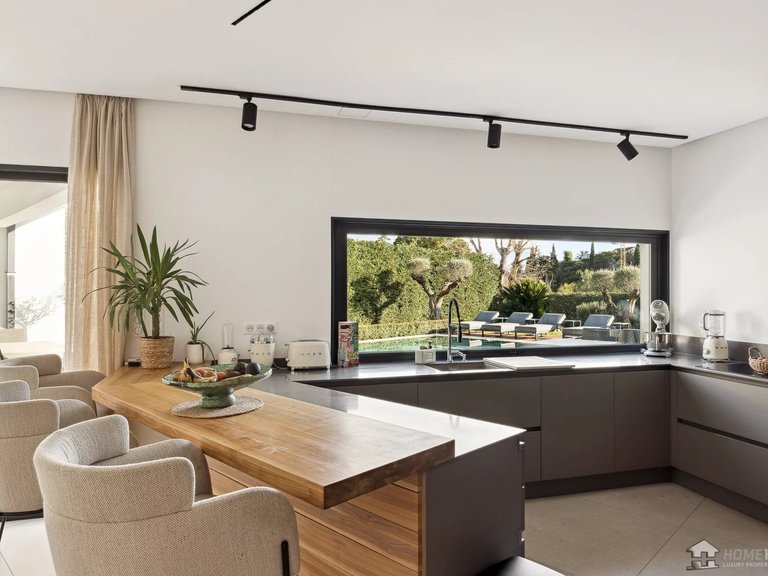 Villa for Sale in St Paul, Vence, St. Paul Area 7