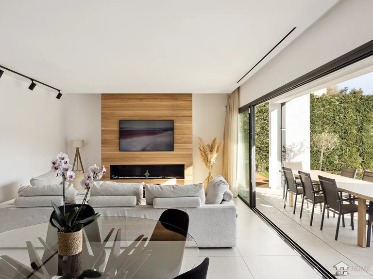 Villa for Sale in St Paul, Vence, St. Paul Area 8