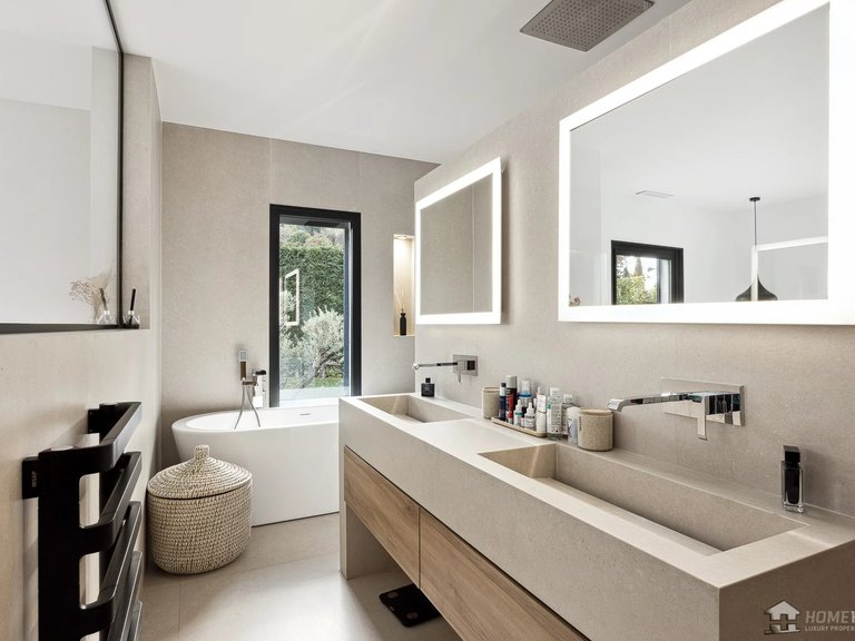 Villa for Sale in St Paul, Vence, St. Paul Area 10