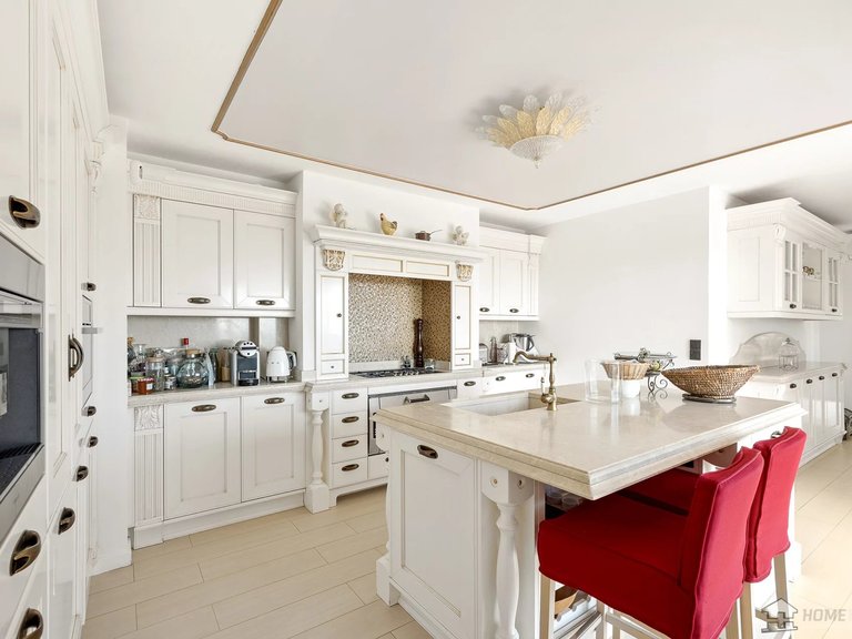 Villa for Sale in Cagnes Sur Mer, Antibes Area 10