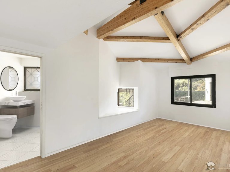 Villa for Sale in Biot, Mougins, Valbonne, Grasse Area 7