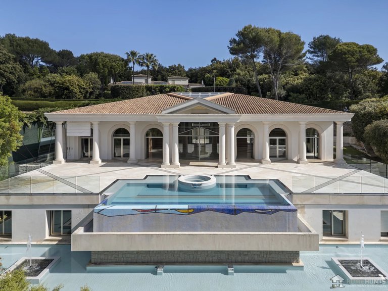 Villa for Sale in Biot, Mougins, Valbonne, Grasse Area 2