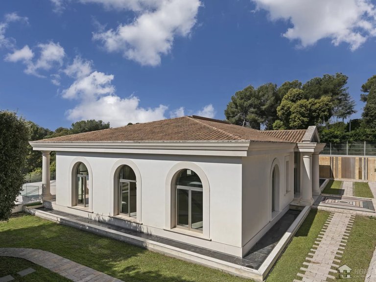 Villa for Sale in Biot, Mougins, Valbonne, Grasse Area 6