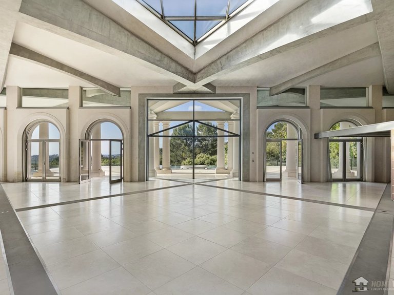 Villa for Sale in Biot, Mougins, Valbonne, Grasse Area 9