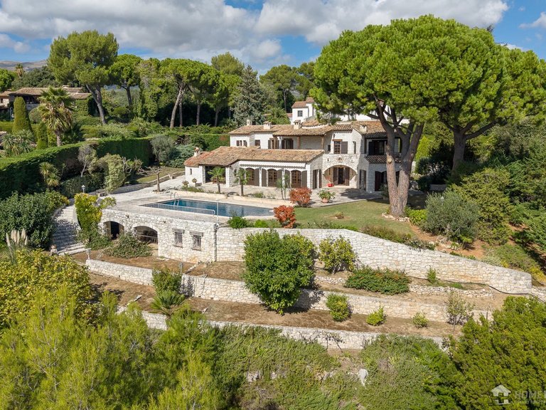 Villa for Sale in St Paul, Vence, St. Paul Area 3