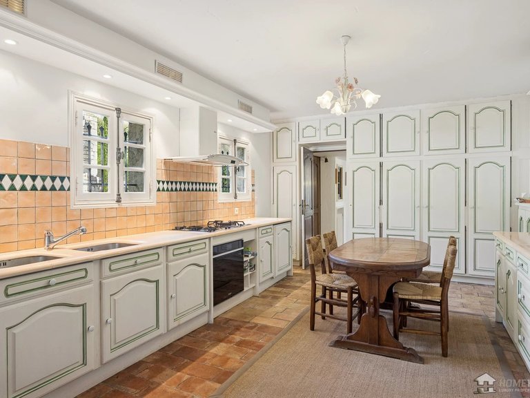 Villa for Sale in St Paul, Vence, St. Paul Area 8