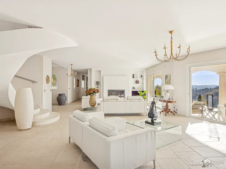 Villa for Sale in St Paul, Vence, St. Paul Area 7