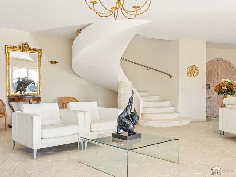 Villa for Sale in St Paul, Vence, St. Paul Area 8