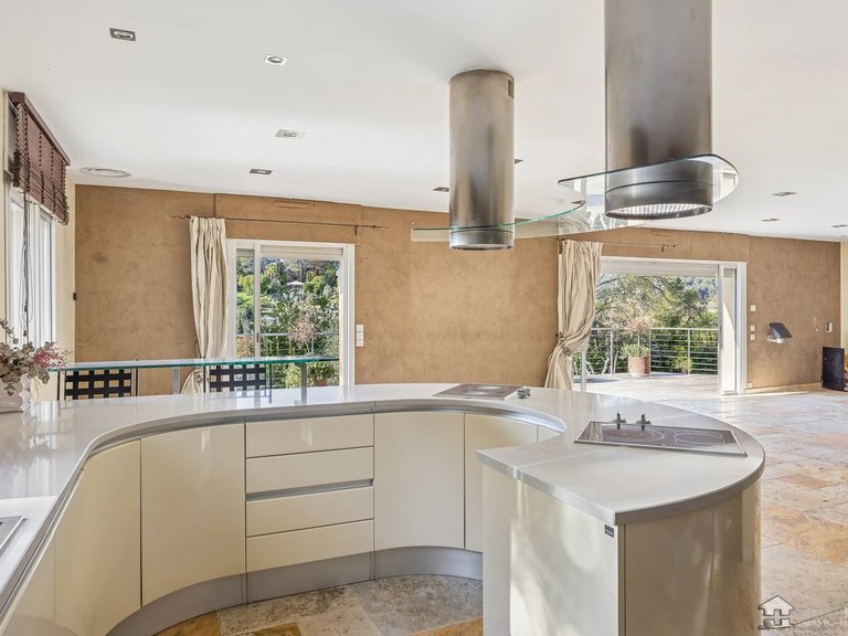 Villa for Sale in Roquefort Les Pins, Mougins, Valbonne, Grasse Area 9