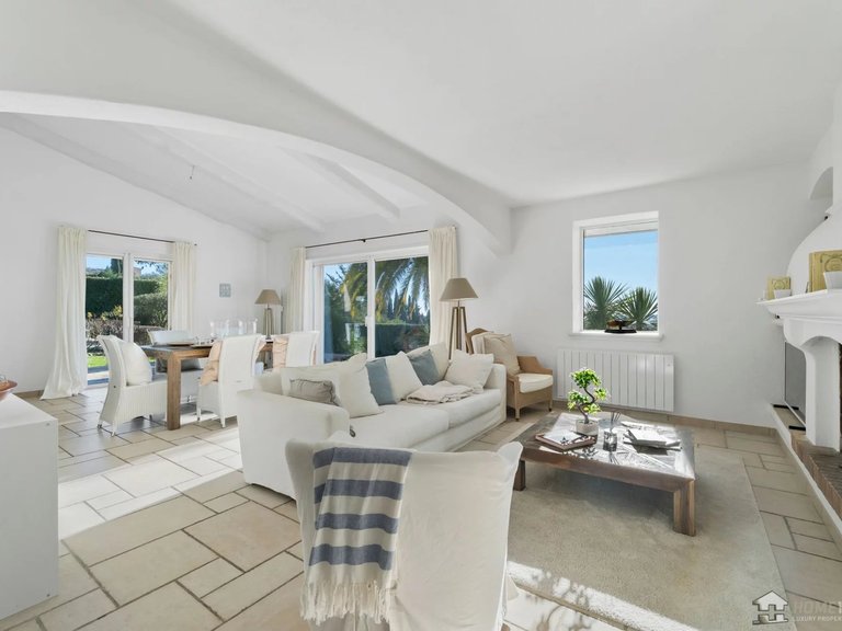 Villa for Sale in Vence, Vence, St. Paul Area 6