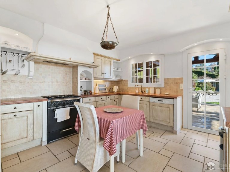 Villa for Sale in Vence, Vence, St. Paul Area 10