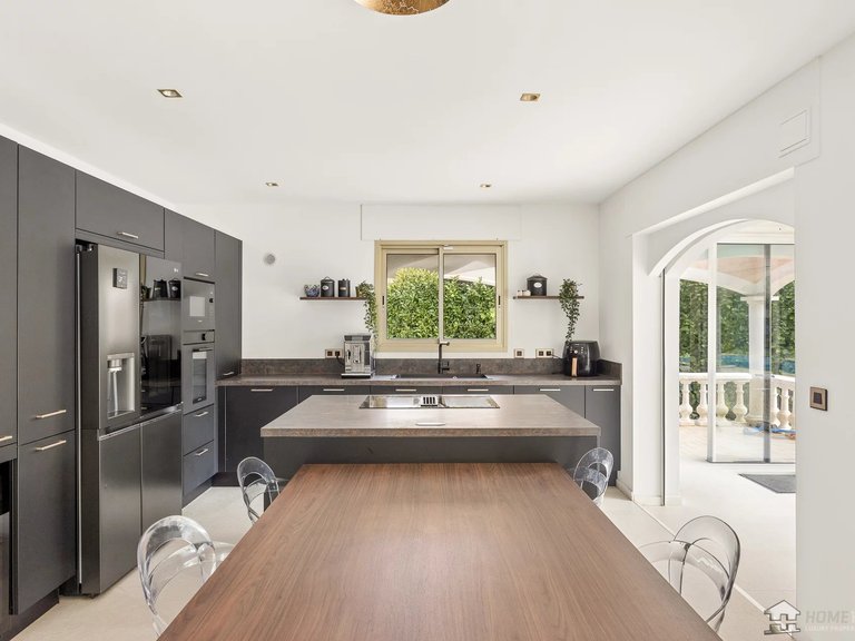 Villa for Sale in Roquefort Les Pins, Mougins, Valbonne, Grasse Area 7