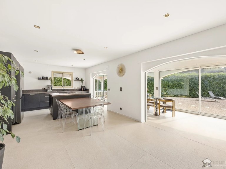 Villa for Sale in Roquefort Les Pins, Mougins, Valbonne, Grasse Area 8