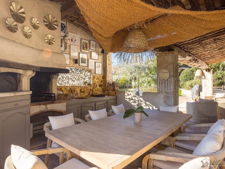 Villa for Sale in La Colle Sur Loup, Vence, St. Paul Area 1