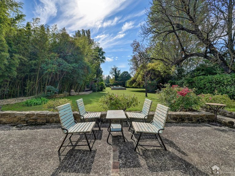Villa for Sale in , Avignon And North Provence 5