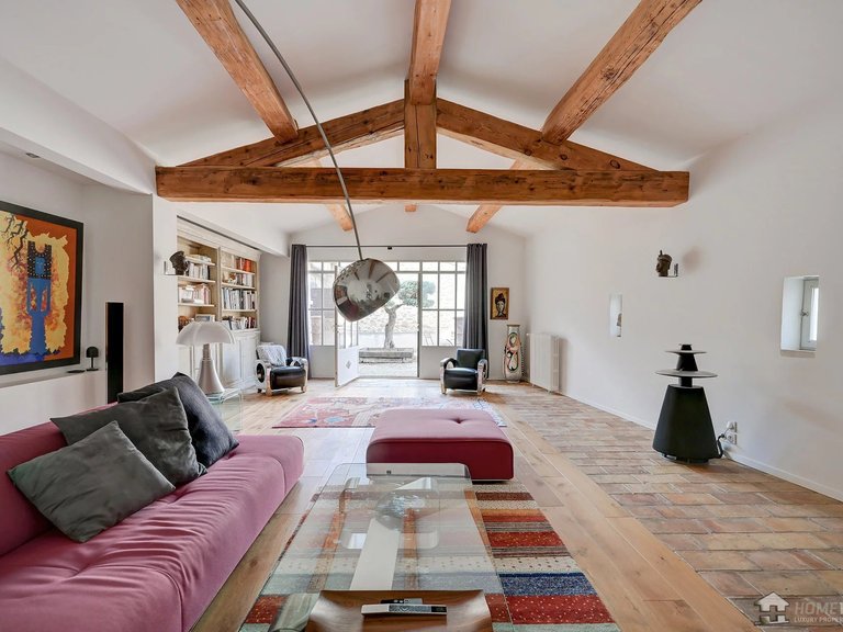 Villa for Sale in , Avignon And North Provence 10