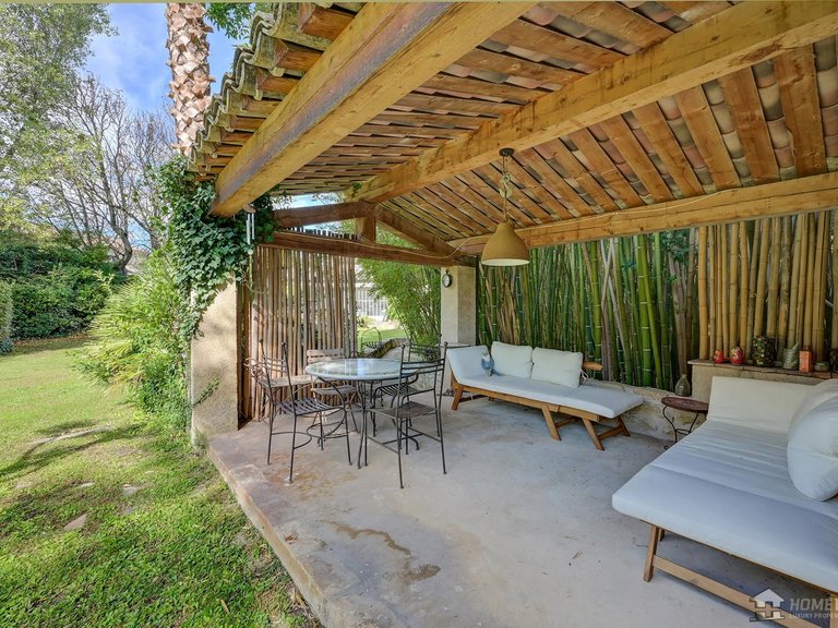 Villa for Sale in , Avignon And North Provence 13