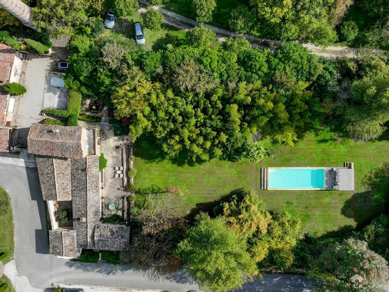 Villa for Sale in , Avignon And North Provence 15