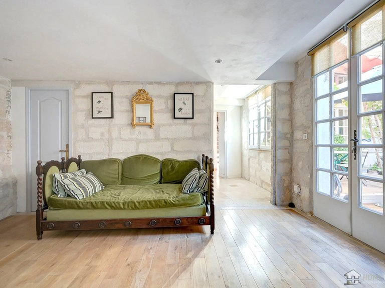 Villa for Sale in , Avignon And North Provence 6