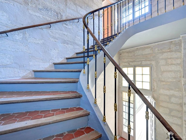Villa for Sale in , Avignon And North Provence 8
