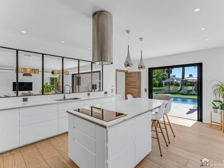 Villa for Sale in Saint Tropez, St. Tropez, Grimaud Area 5