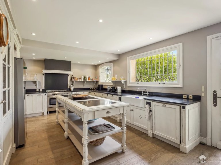 Villa for Sale in Mougins, Mougins, Valbonne, Grasse Area 5