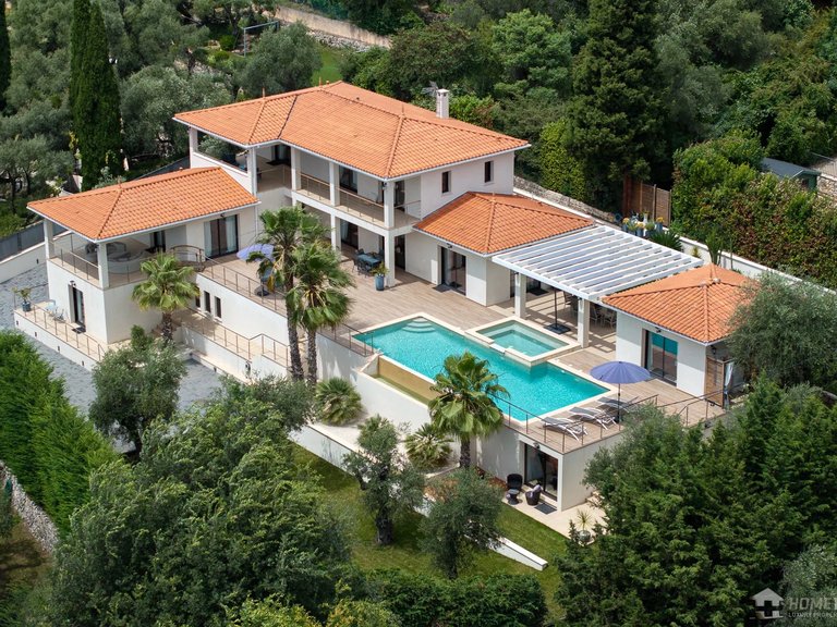 Villa for Sale in Chateauneuf Grasse, Mougins, Valbonne, Grasse Area 2