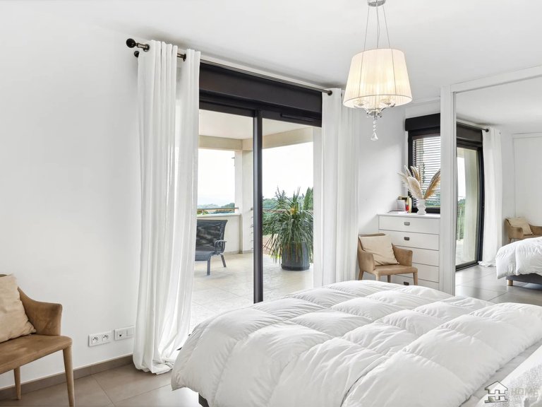 Villa for Sale in Chateauneuf Grasse, Mougins, Valbonne, Grasse Area 8