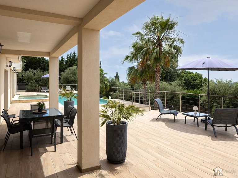 Villa for Sale in Chateauneuf Grasse, Mougins, Valbonne, Grasse Area 9