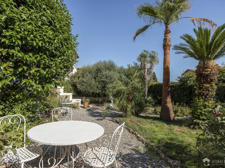Villa for Sale in Cannes, Cannes Area 1
