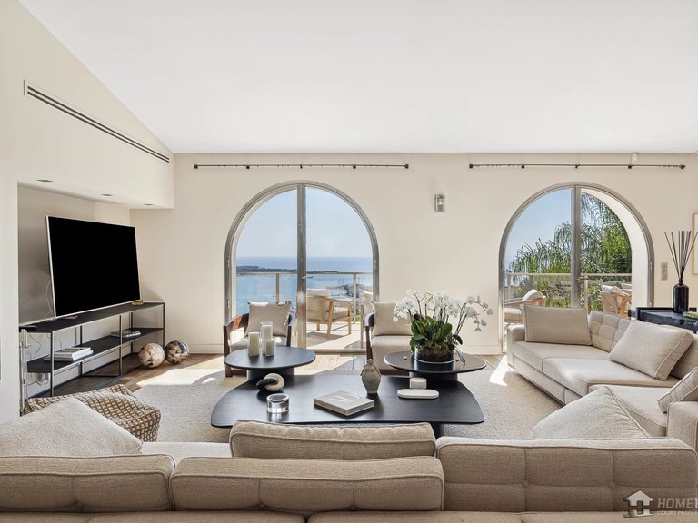 Villa for Sale in Cannes, Cannes Area 4