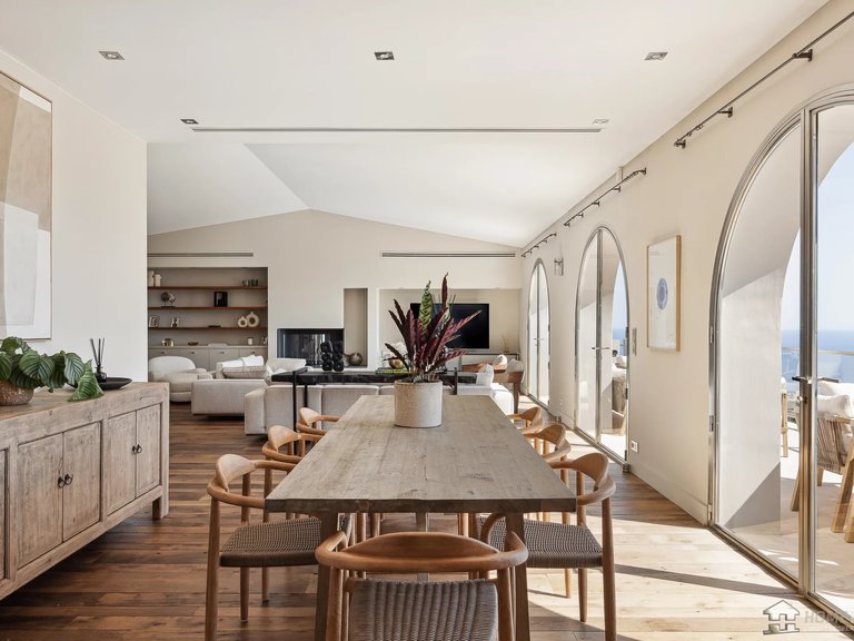 Villa for Sale in Cannes, Cannes Area 8