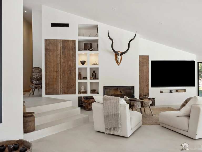 Villa for Sale in Le Rouret, Mougins, Valbonne, Grasse Area 6